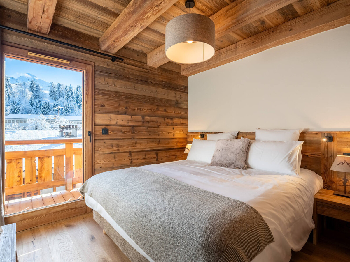 Demi-chalet 12 pers., 5 chambres, vue massifs - La Clusaz - Photo 12