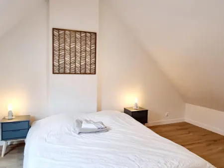Gîte des Fontaines à Fontenay-le-Fleury, 120 m² jardin : photo 14
