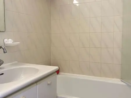Studio avec terrasse et piscine à Balaruc-les-Bains : photo 8