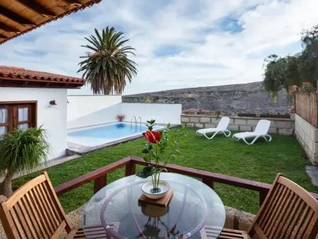 Location gite à Arico, Charmante maison à Tenerife avec piscine privée et Wi-Fi