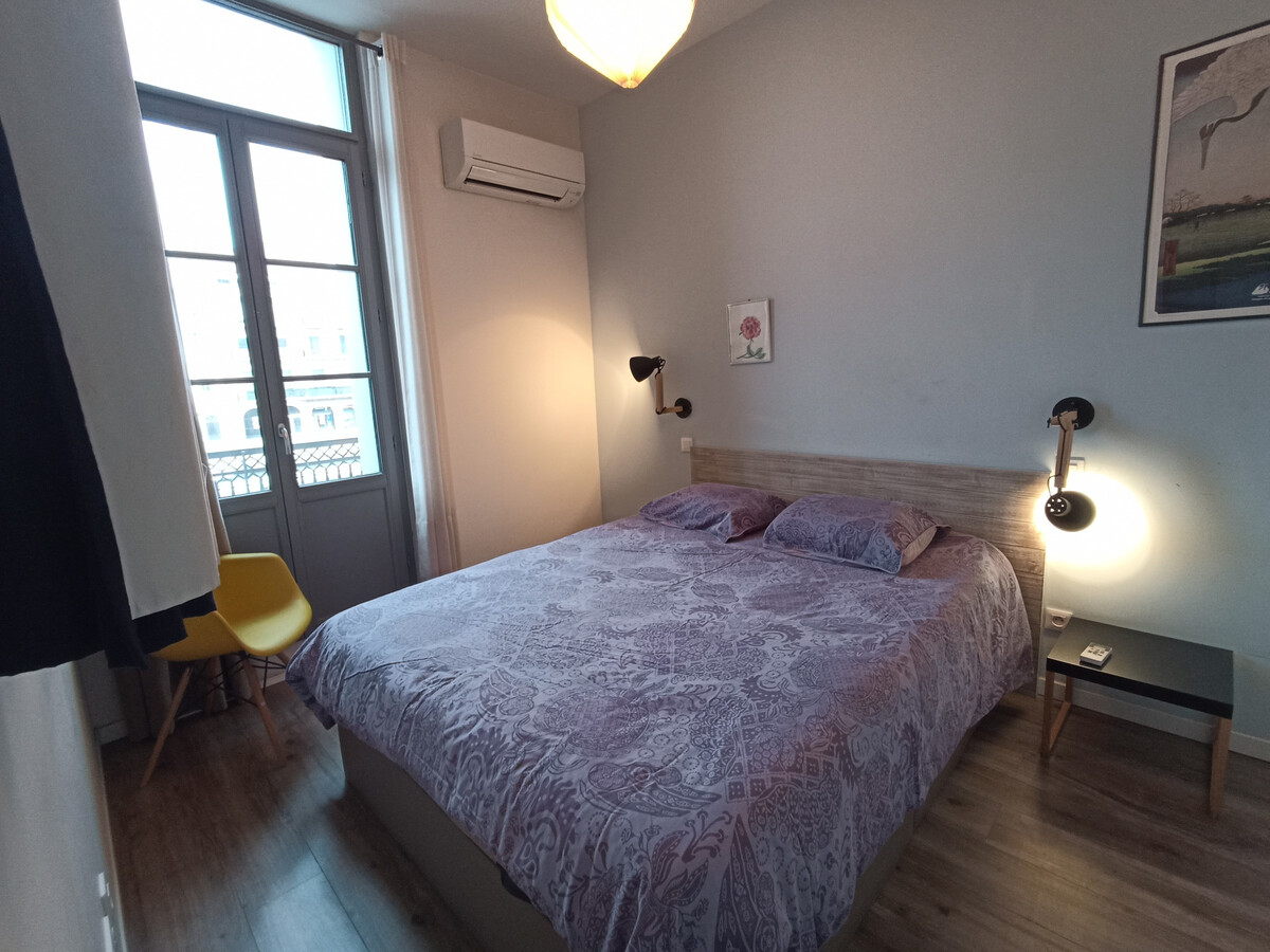 T3 rénové climatisé avec balcon sur canal à Sète - Photo 4