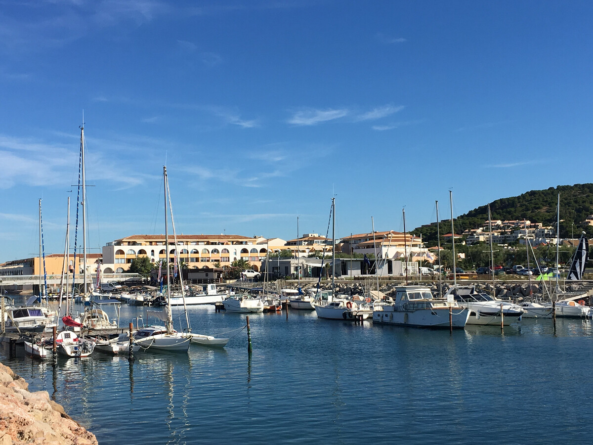 T3 rénové climatisé avec balcon sur canal à Sète - Photo 19