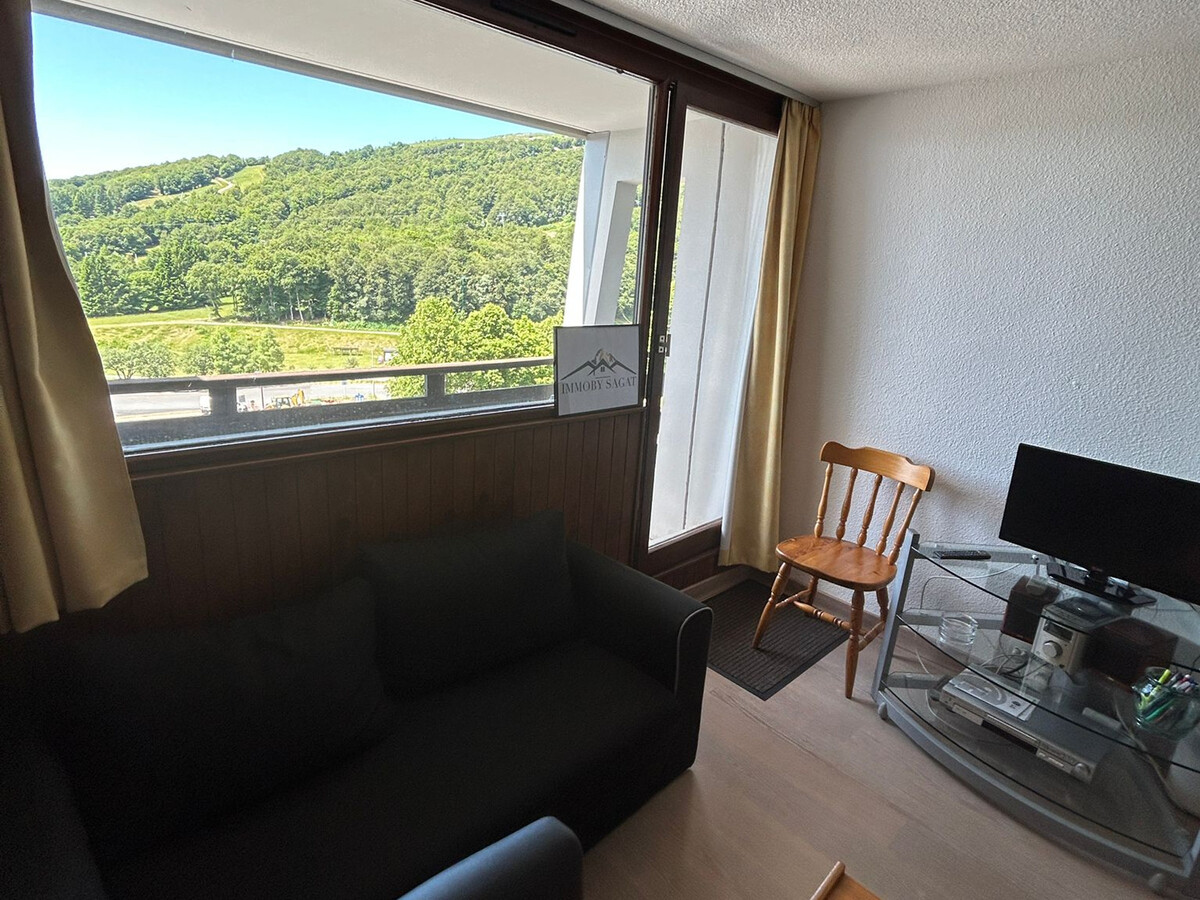 Appartement rénové Super Besse, balcon vue pistes - Photo 5