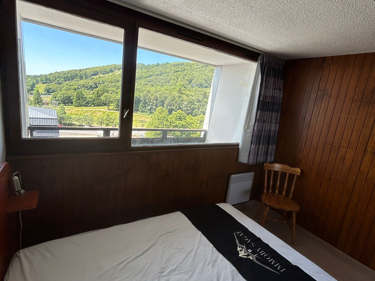 Appartement rénové Super Besse, balcon vue pistes - Photo 7