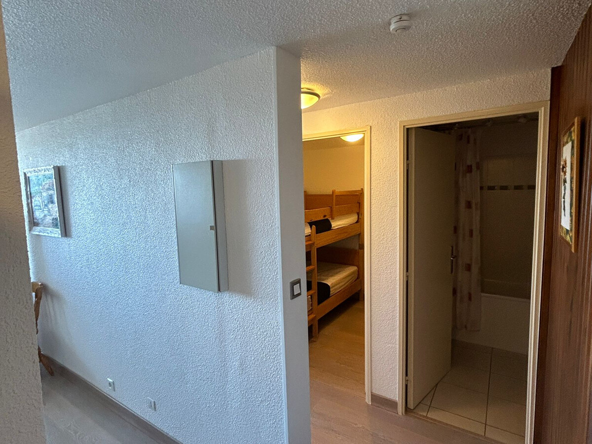 Appartement rénové Super Besse, balcon vue pistes - Photo 12
