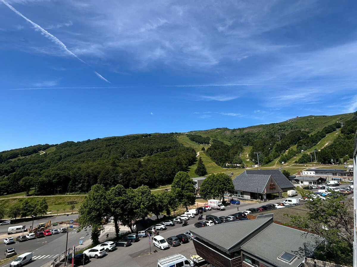 Appartement rénové Super Besse, balcon vue pistes - Photo 13