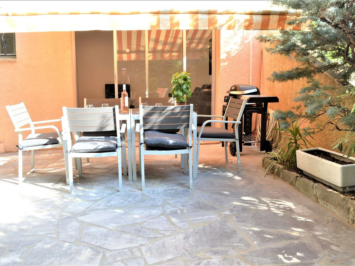 Appartement 2P climatisé, jardin et parking à Cavalaire - Photo 2