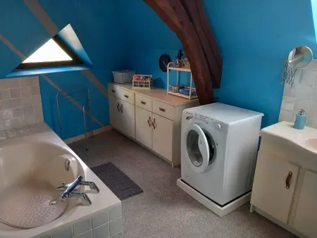 Gîte Moulin de Boisseau à Vinon : spa, billard, ping-pong : photo 10