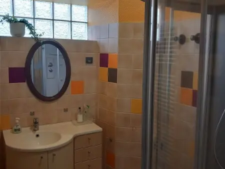 Gîte Moulin de Boisseau à Vinon : spa, billard, ping-pong : photo 12