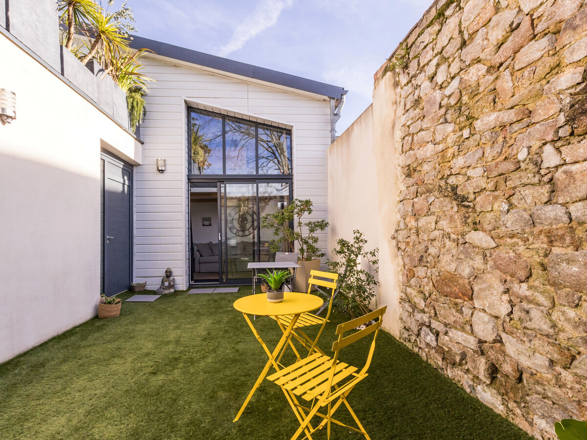 Studio avec jardin face aux remparts de Guérande - Photo 1