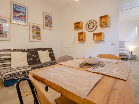 Appartement rénové rez-de-chaussée, parking privé à Sainte-Savine : photo 2