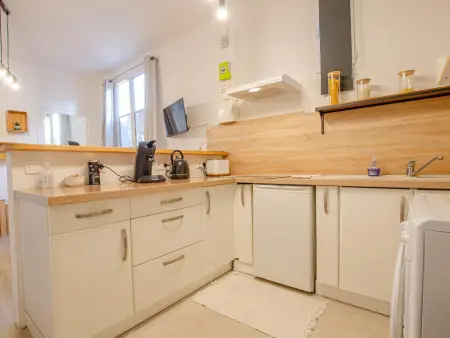 Appartement rénové rez-de-chaussée, parking privé à Sainte-Savine : photo 3