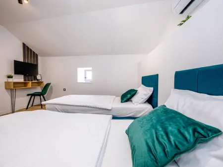 Maison Copun à Rab : 5 chambres, piscine chauffée : photo 49