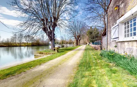 The River House : maison piscine au bord de la Charente : photo 13