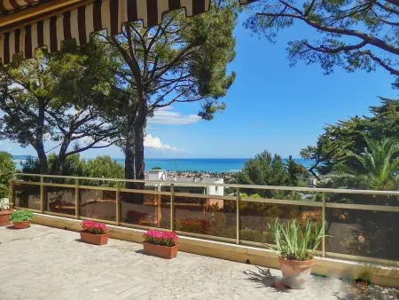 Location appartement à Villeneuve Loubet, Appartement charmant à Villeneuve-Loubet 55 m² avec vue mer