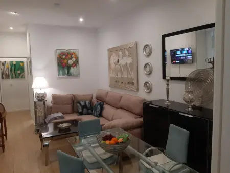 Location appartement à Cádiz, Appartement moderne à Cádiz avec terrasse de 73 m², vue sur jardin.