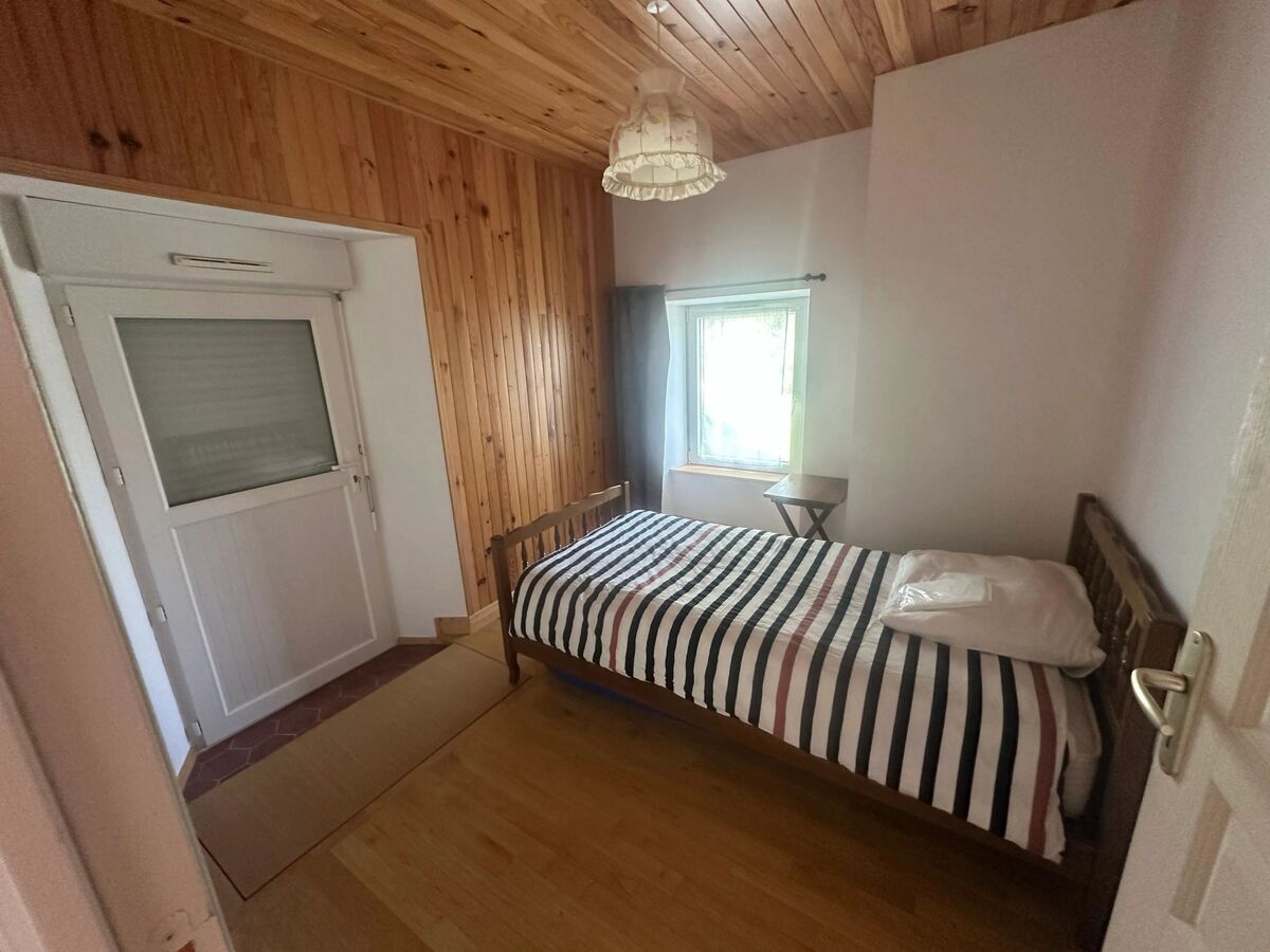 Maison 110 m² Saint-Gènes-Champespe, accès direct au lac - Photo 9