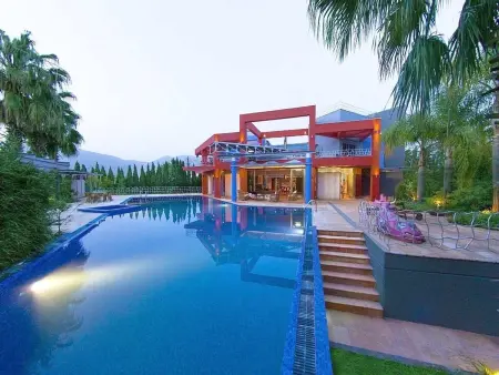 Location villa à Eretria, Villa luxueuse à Eretria + piscine