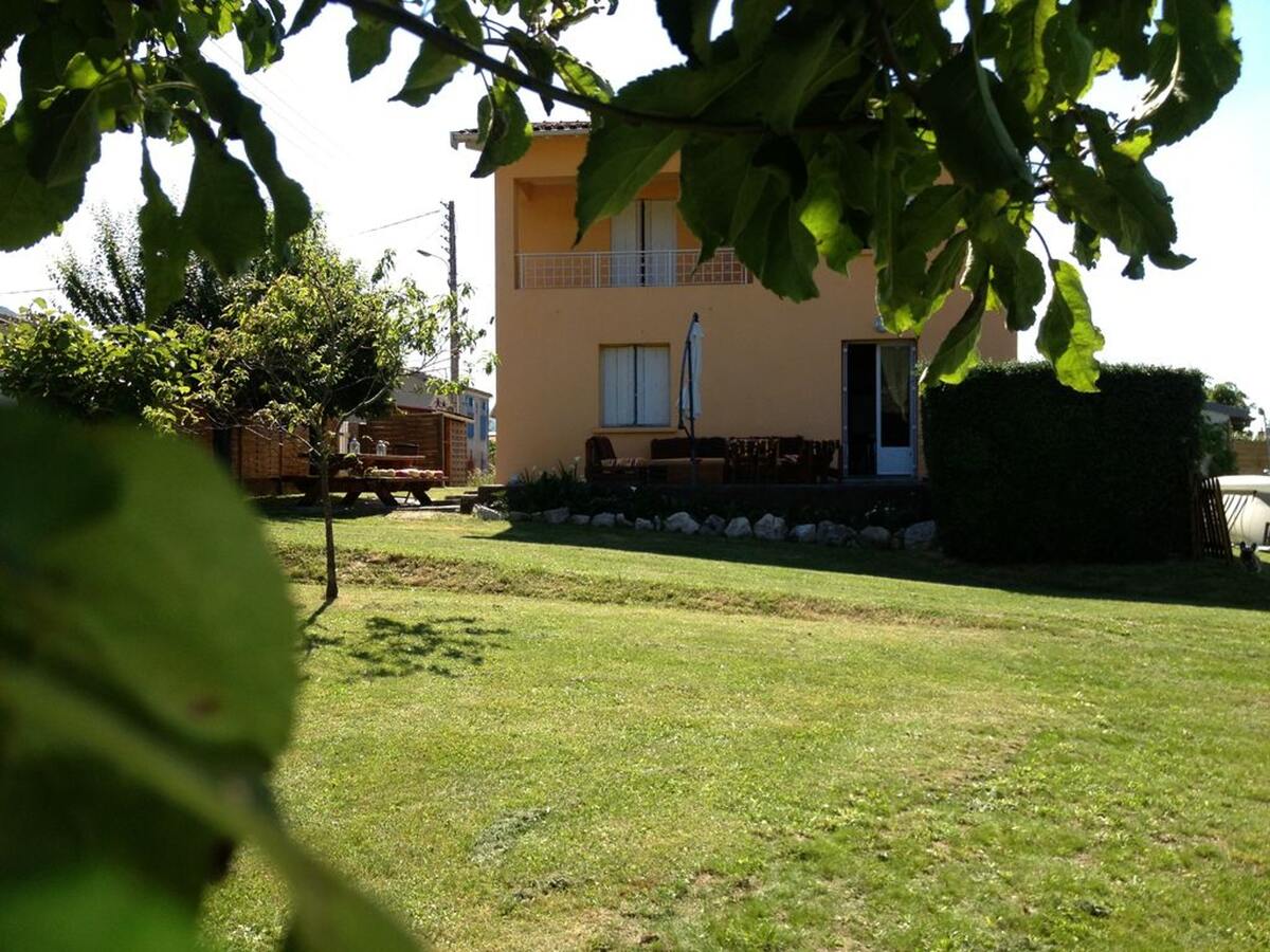 Villa 12 pers. Foix – Piscine, jacuzzi et vue montagne - Photo 11
