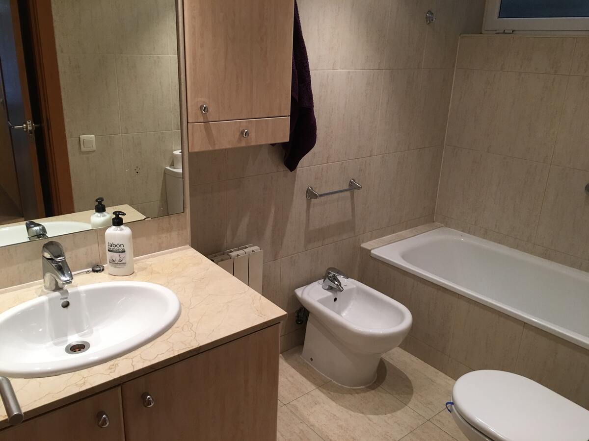 Appartement 6 pers., piscine & jacuzzi à Terrassa - Photo 11