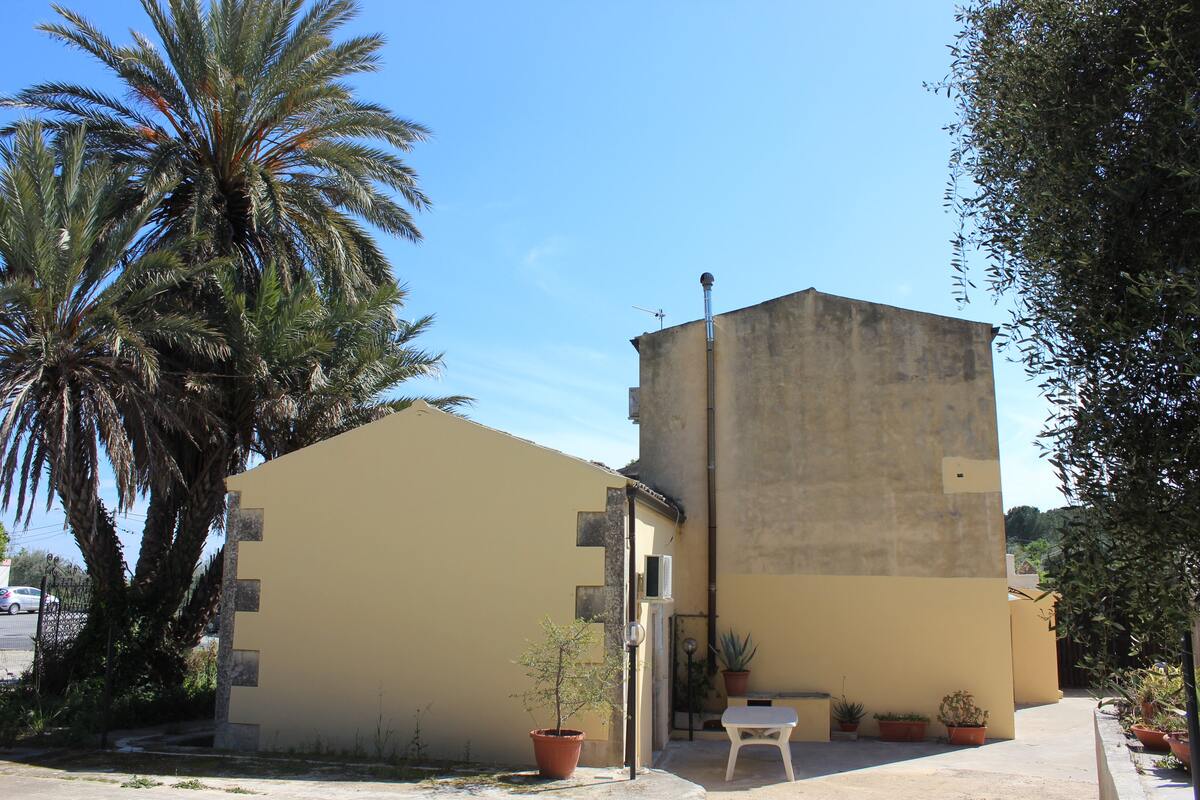 Maison 140 m² à Noto, 2 chambres, terrasse et barbecue - Photo 6
