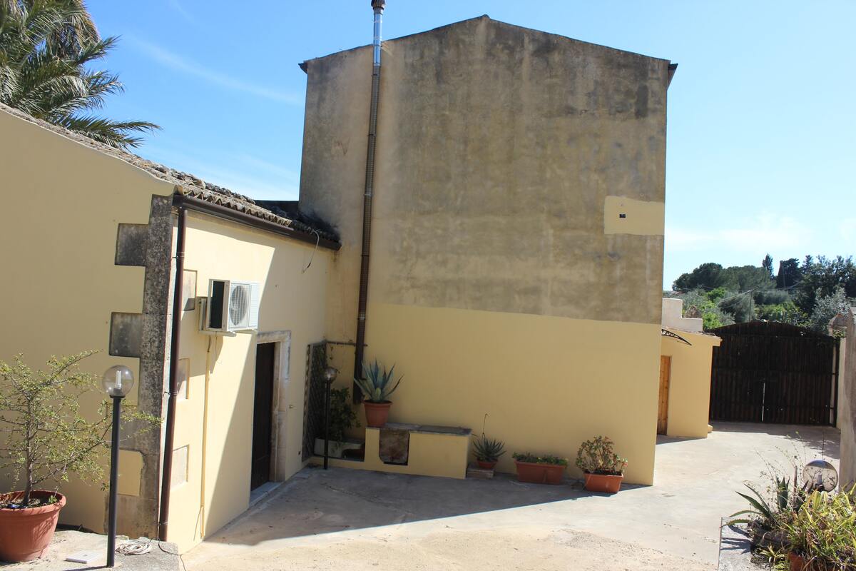 Maison 140 m² à Noto, 2 chambres, terrasse et barbecue - Photo 7