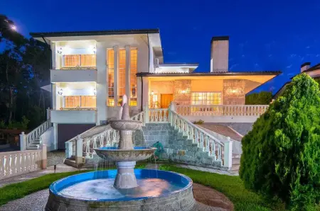 Château de 540 m² à Valença : piscine privée et jacuzzi, 7 chambres : photo 4