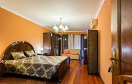 Château de 540 m² à Valença : piscine privée et jacuzzi, 7 chambres : photo 11