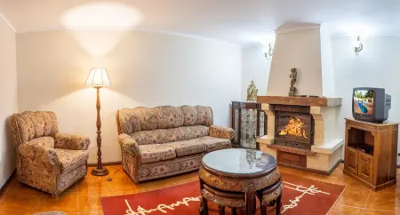 Château de 540 m² à Valença : piscine privée et jacuzzi, 7 chambres : photo 18