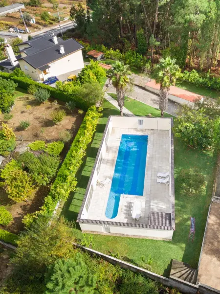 Château de 540 m² à Valença : piscine privée et jacuzzi, 7 chambres : photo 24