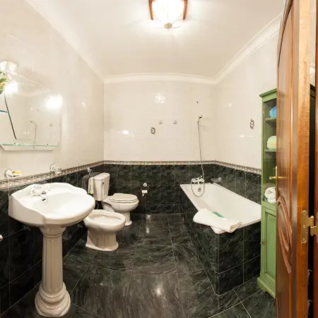 Château de 540 m² à Valença : piscine privée et jacuzzi, 7 chambres : photo 26