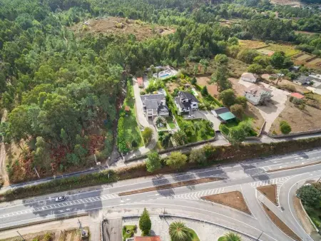 Château de 540 m² à Valença : piscine privée et jacuzzi, 7 chambres : photo 44