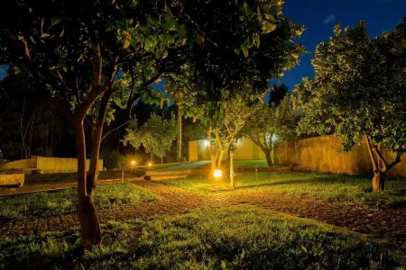 Château de 540 m² à Valença : piscine privée et jacuzzi, 7 chambres : photo 47