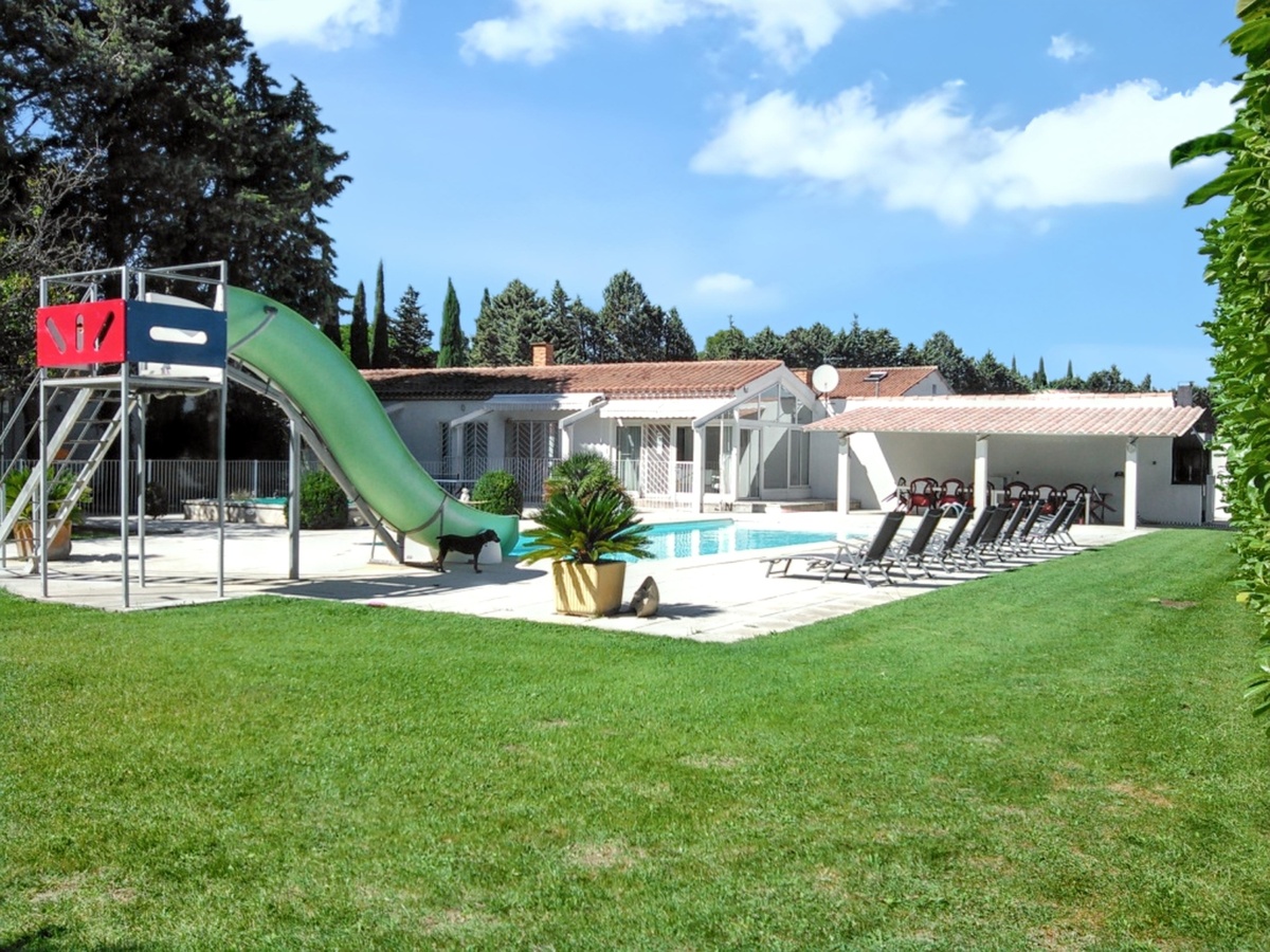 Villa 14 personnes à Meynes : piscine, sauna et terrain de jeux - Photo 3