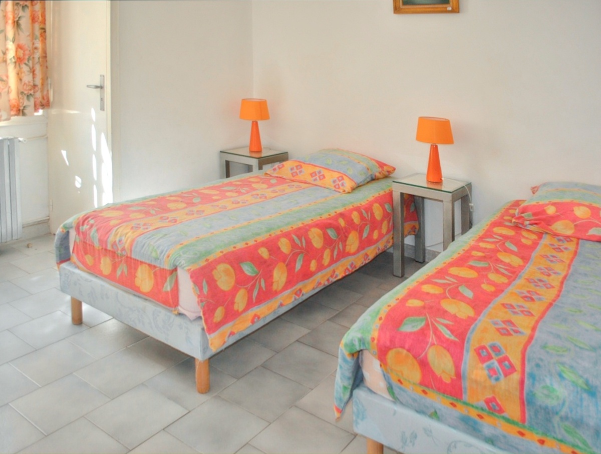 Villa 14 personnes à Meynes : piscine, sauna et terrain de jeux - Photo 14