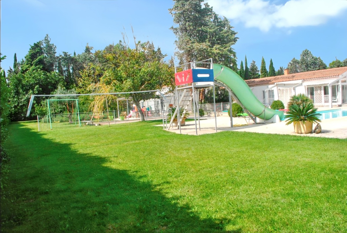 Villa 14 personnes à Meynes : piscine, sauna et terrain de jeux - Photo 24