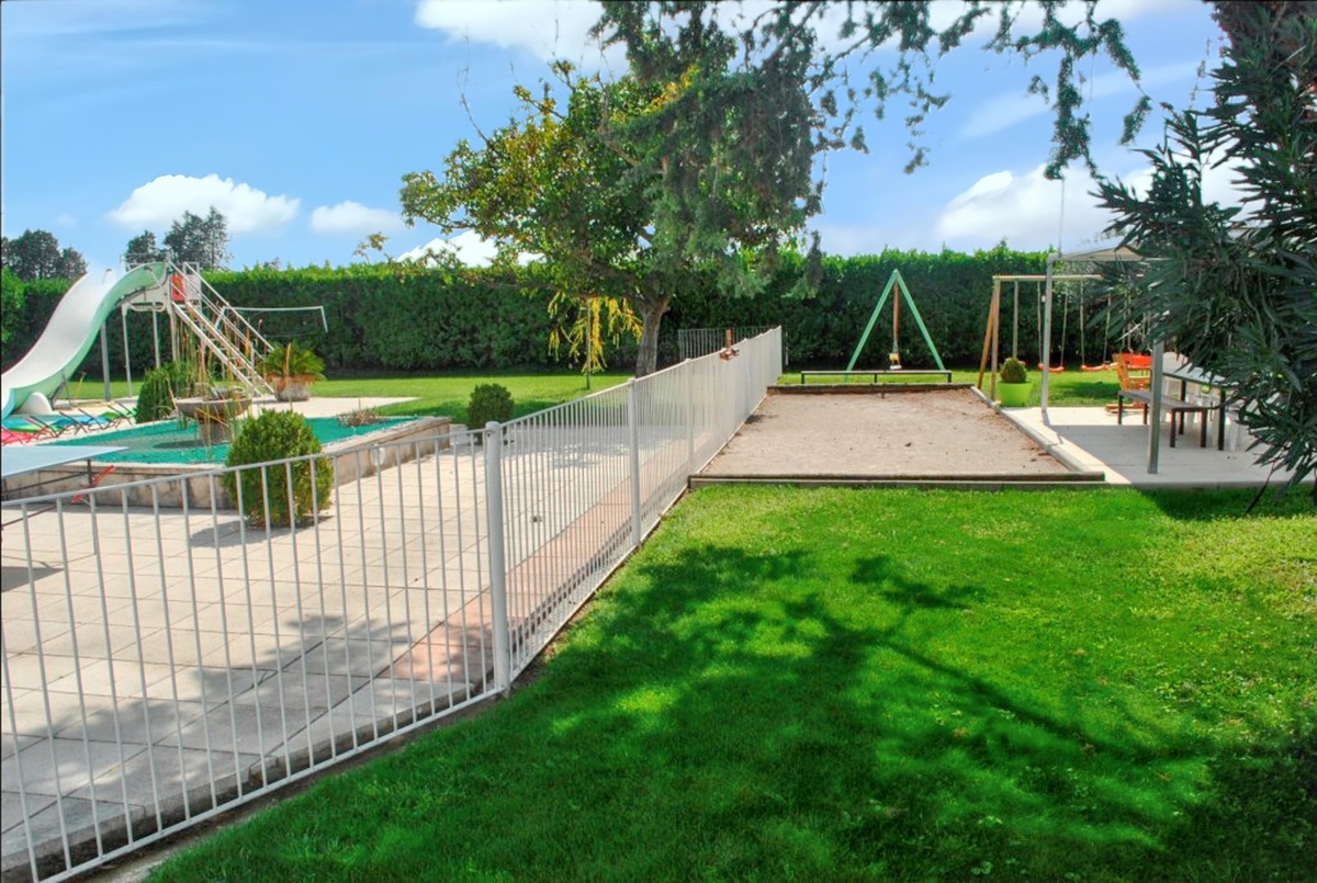 Villa 14 personnes à Meynes : piscine, sauna et terrain de jeux - Photo 25