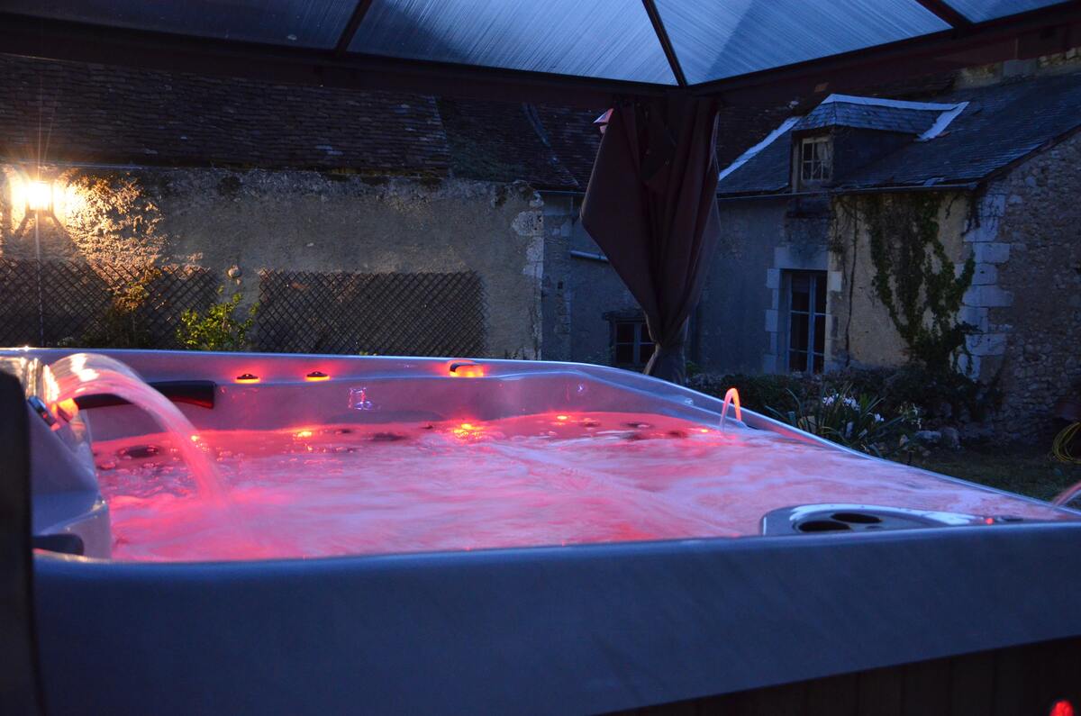 Maison 150 m² avec spa, jacuzzi et piste de pétanque - Photo 3