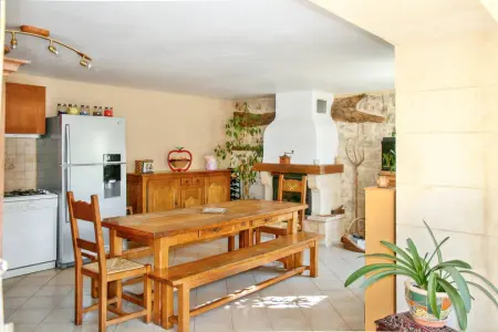 Maison de charme à Saint-Victor-la-Coste avec piscine partagée : photo 3