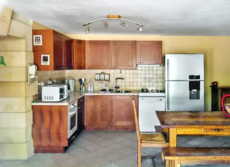 Maison de charme à Saint-Victor-la-Coste avec piscine partagée : photo 7