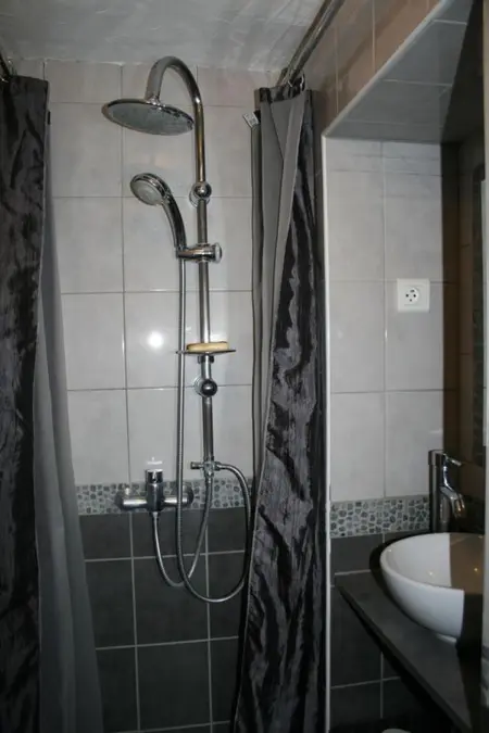 Maison de charme à Saint-Victor-la-Coste avec piscine partagée : photo 24
