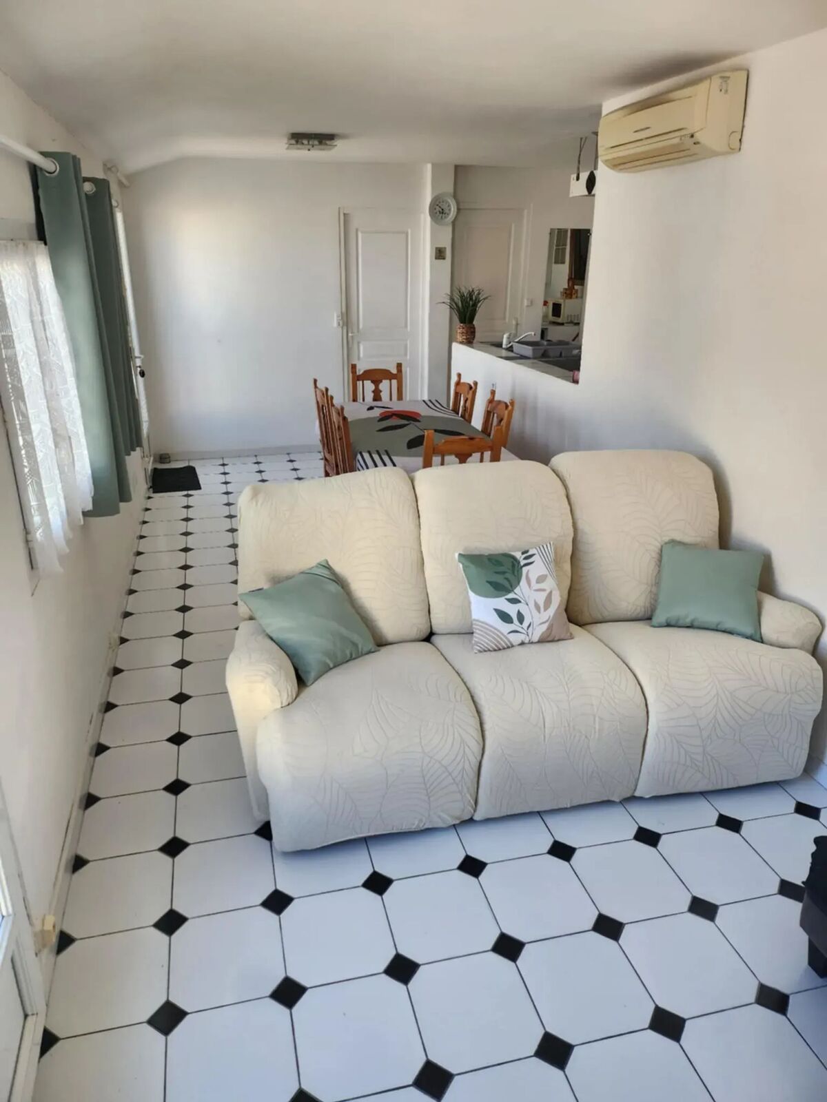 Villa 4 chambres à Meynes, piscine privée et jardin clos - Photo 4