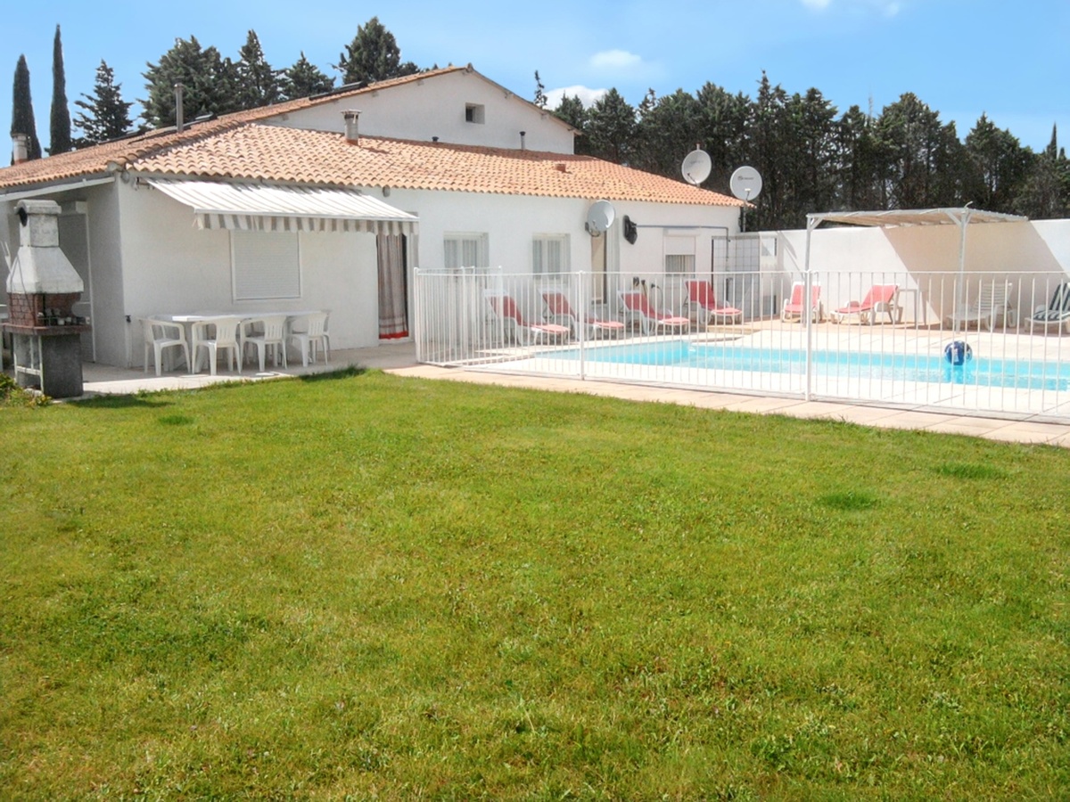 Villa 4 chambres à Meynes, piscine privée et jardin clos - Photo 14