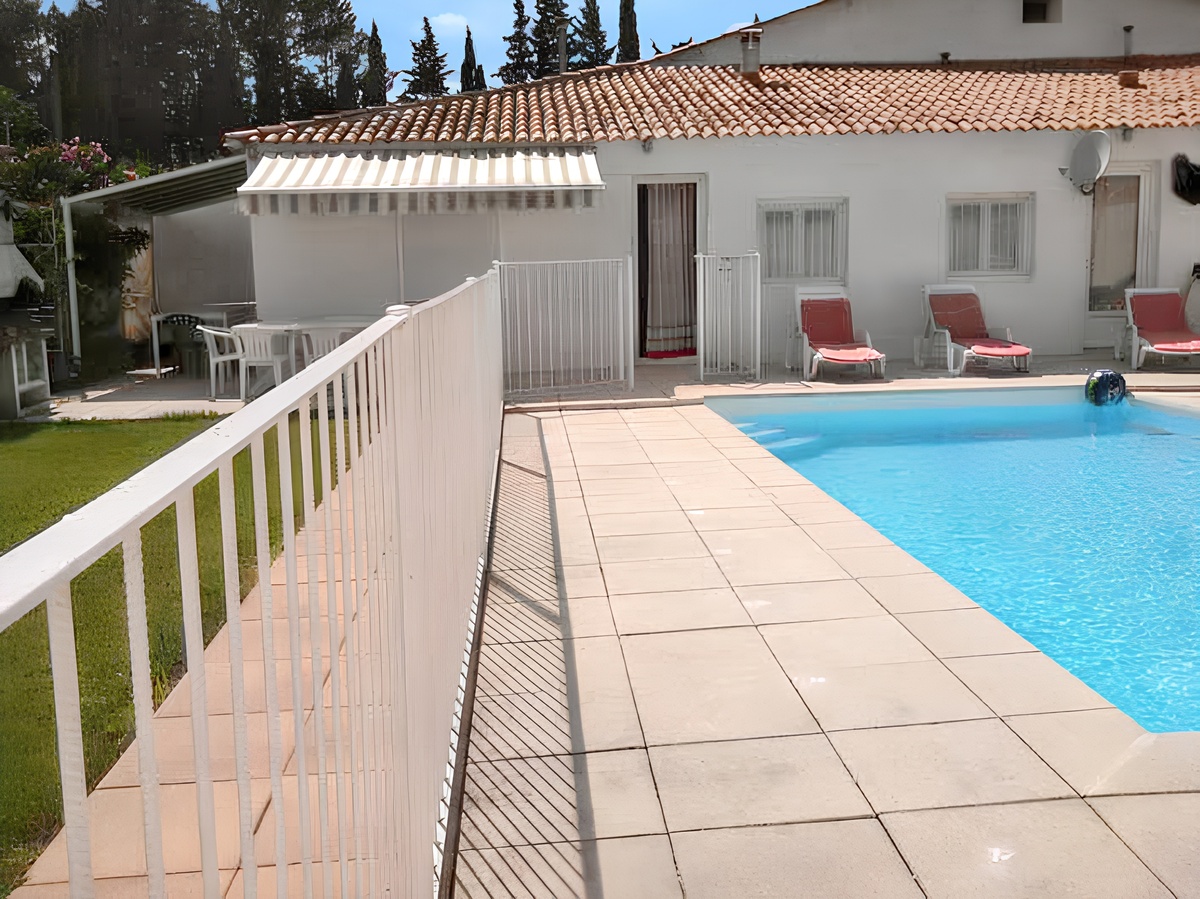 Villa 4 chambres à Meynes, piscine privée et jardin clos - Photo 16