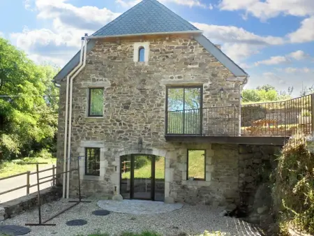 Maison spacieuse à Castelnau-de-Mandailles avec cheminée 250 m² - Photo 2