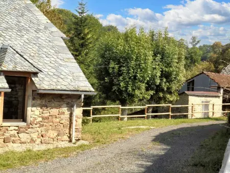 Maison spacieuse à Castelnau-de-Mandailles avec cheminée 250 m² - Photo 8