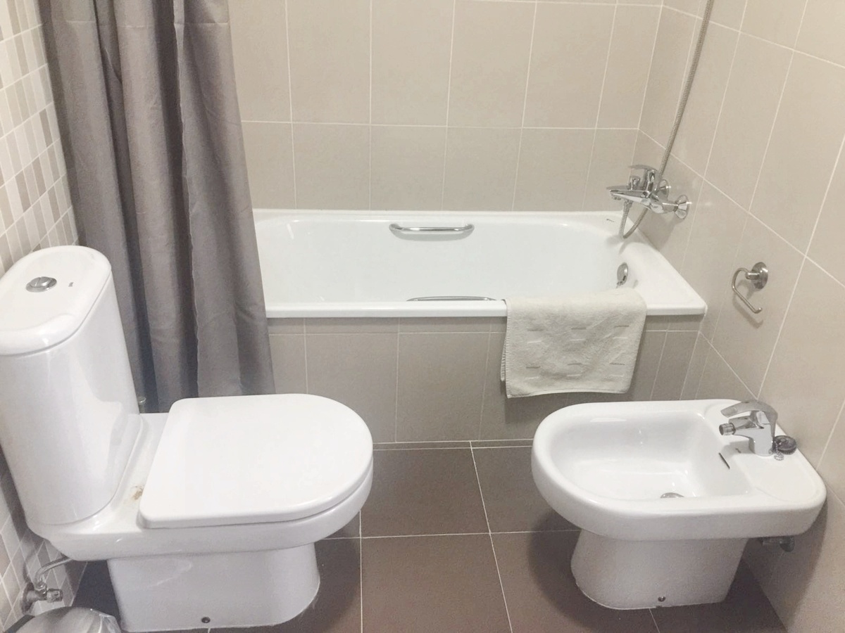 Appartement 70 m² près de la plage avec parking gratuit - Photo 8