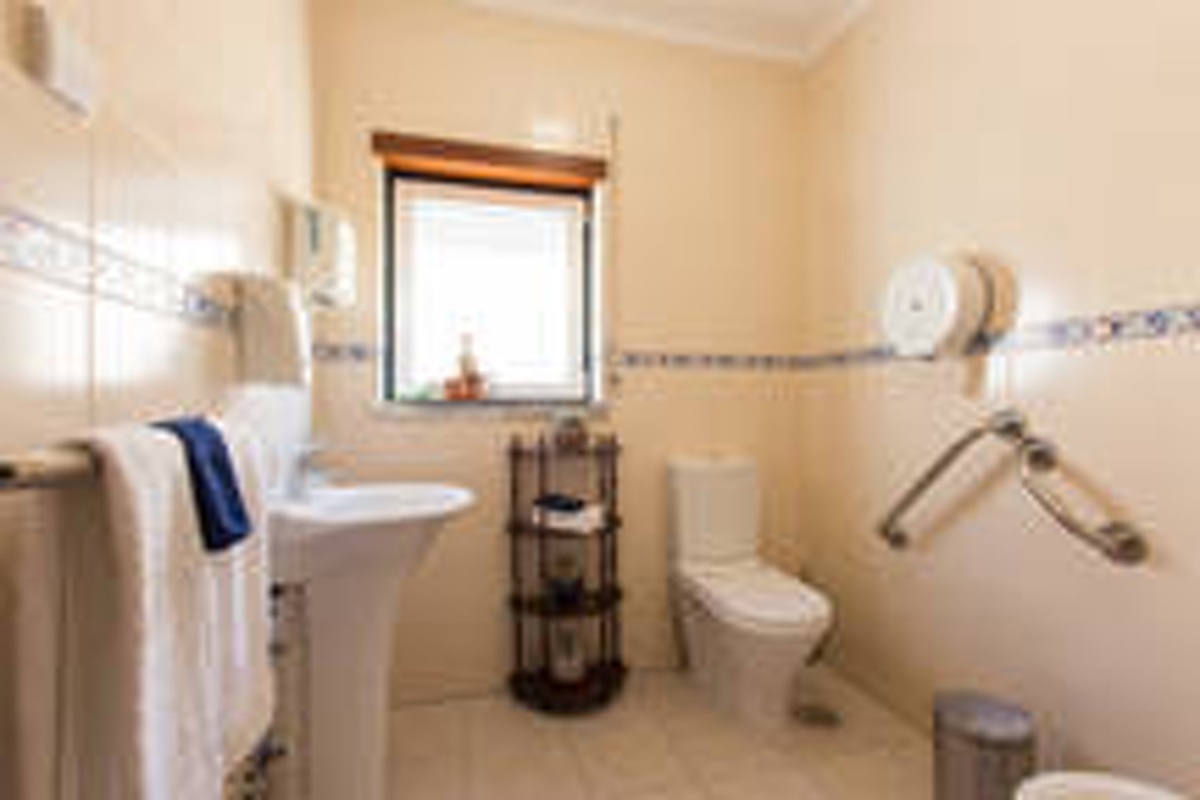Maison 8 chambres à São Bartolomeu, 16 personnes + jardin - Photo 20