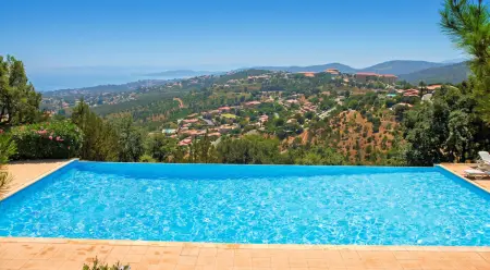 Appartement 45 m² à Roquebrune-sur-Argens, piscine partagée et vue montagne : photo 5