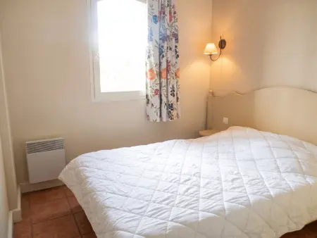 Appartement 45 m² à Roquebrune-sur-Argens, piscine partagée et vue montagne : photo 9